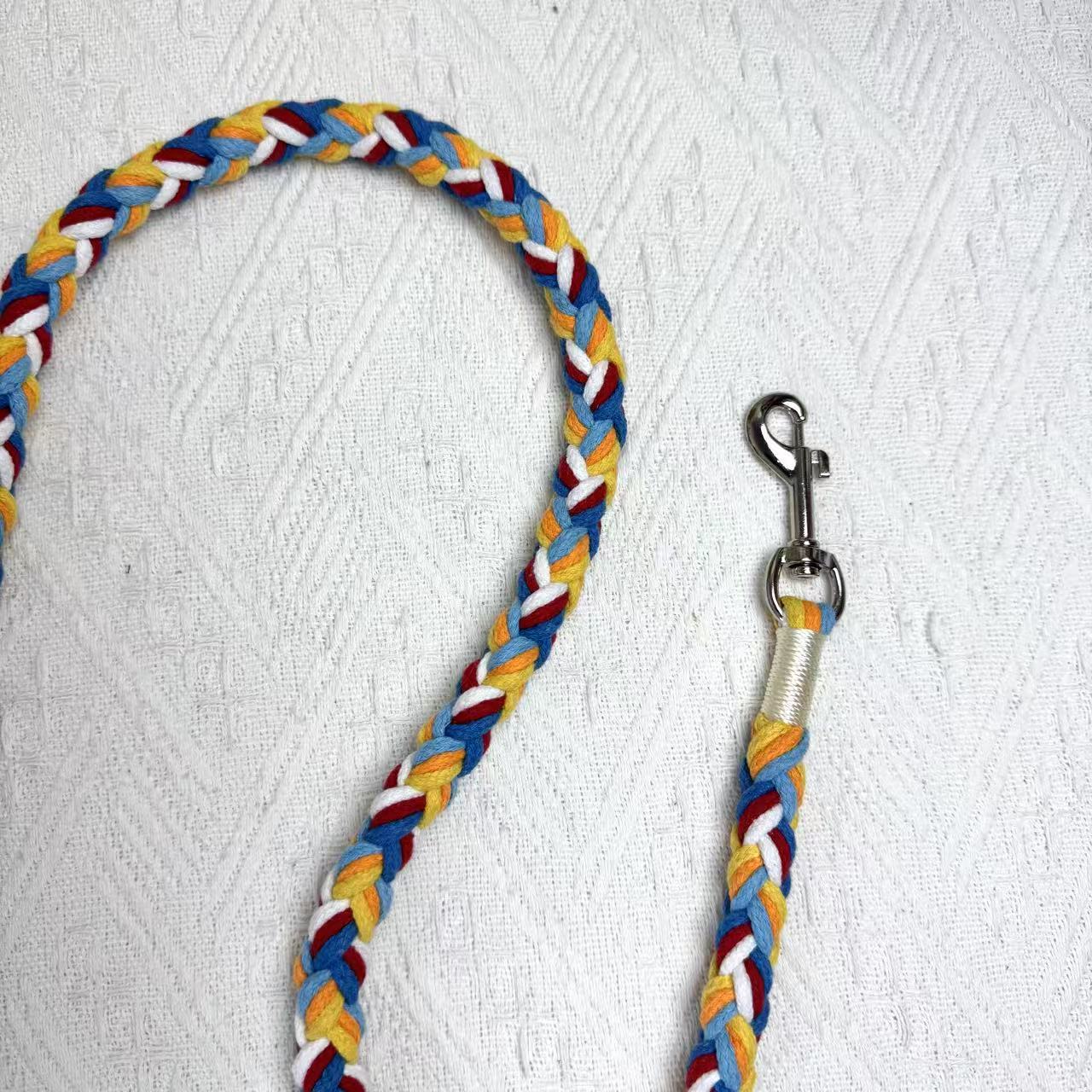 Nine Flowers Rope Dog Leash (Red Blue)